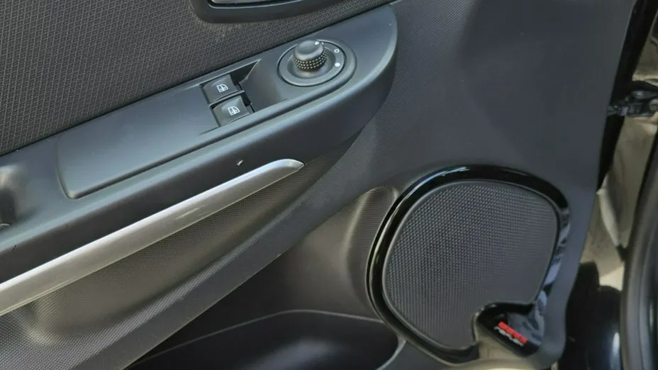RENAULT Clio -