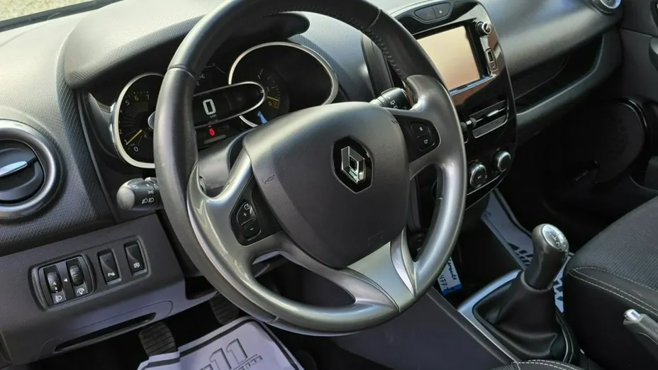 RENAULT Clio -