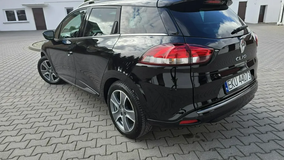RENAULT Clio -