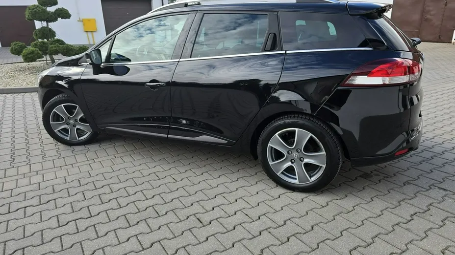 RENAULT Clio -