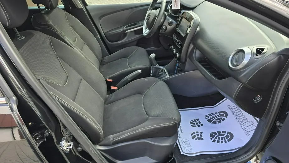 RENAULT Clio -