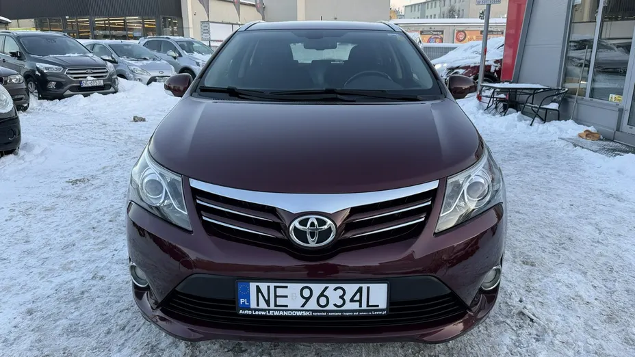 TOYOTA Avensis -