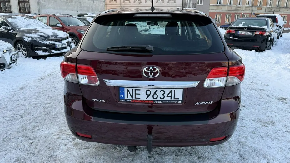 TOYOTA Avensis -