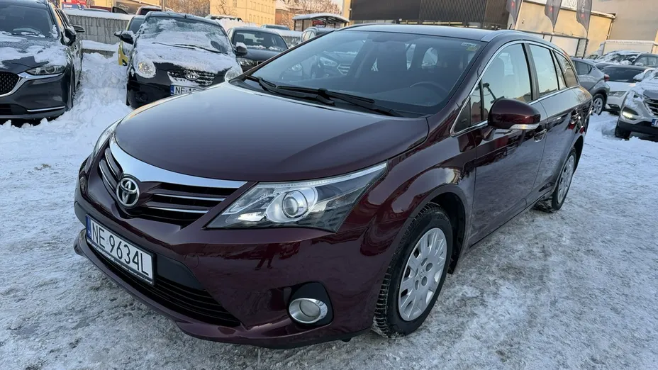 TOYOTA Avensis -