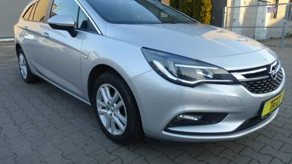OPEL Astra -