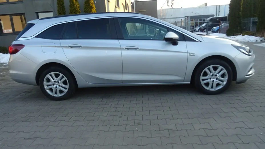 OPEL Astra -