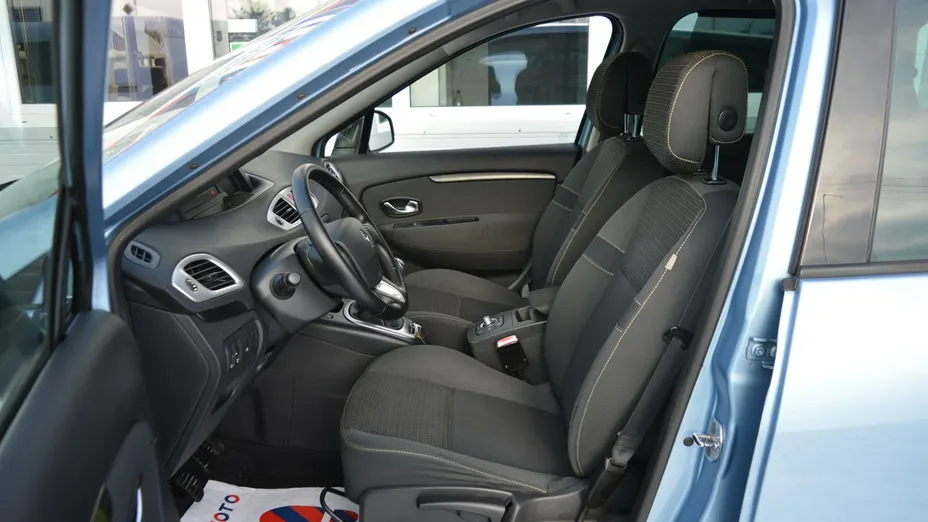RENAULT Scenic -