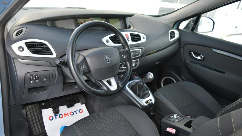 RENAULT Scenic -