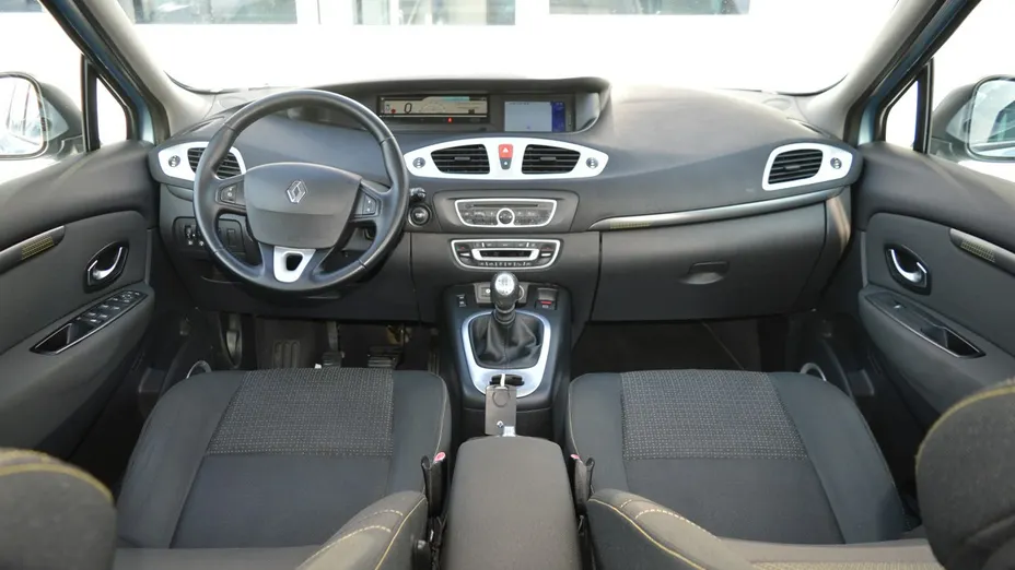 RENAULT Scenic -