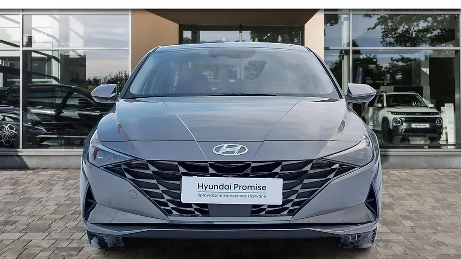 HYUNDAI Elantra -