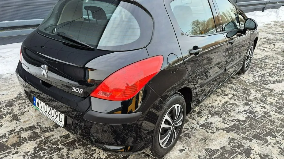 PEUGEOT 308 -