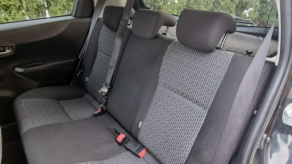 TOYOTA Yaris -