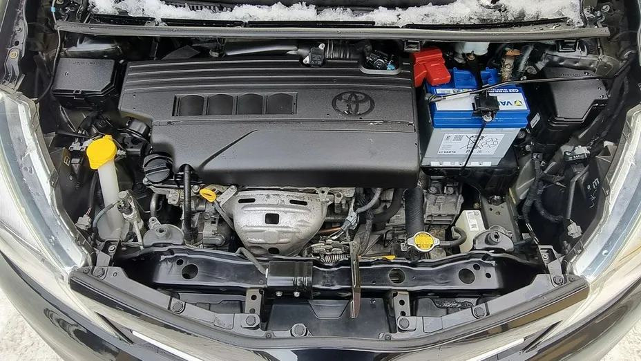 TOYOTA Yaris -