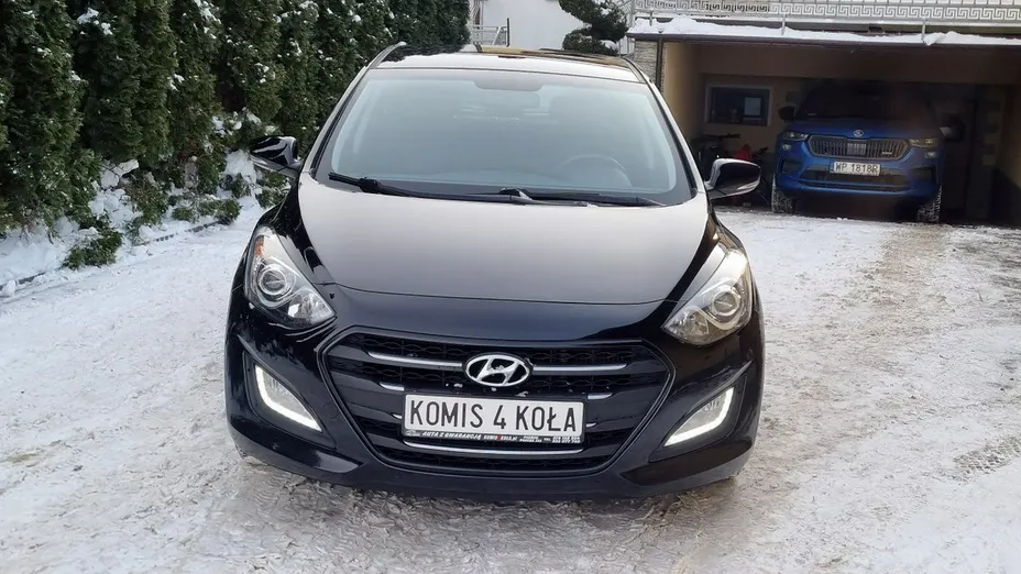 HYUNDAI i30 -