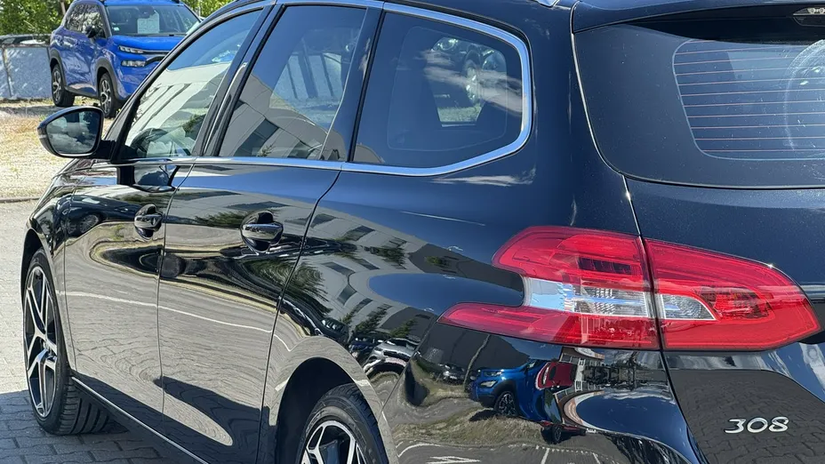 PEUGEOT 308 -