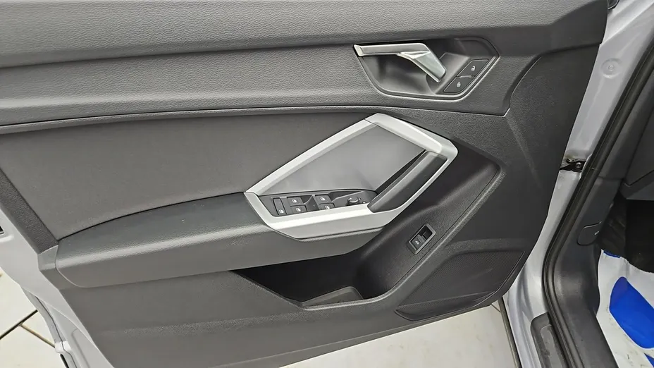 AUDI Q3 -