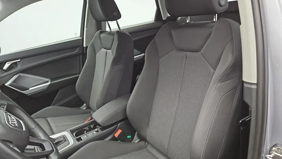 AUDI Q3 -