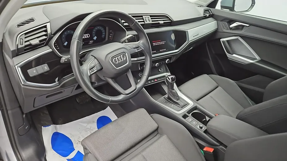 AUDI Q3 -