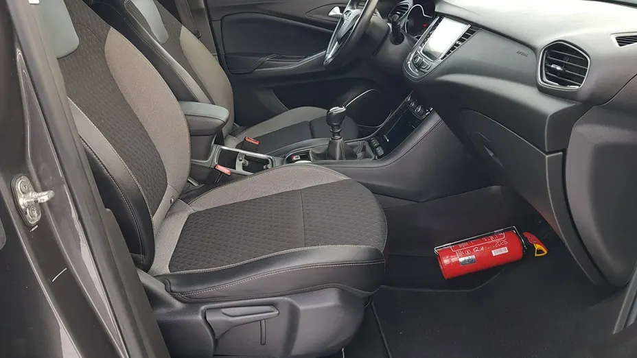OPEL Grandland X -