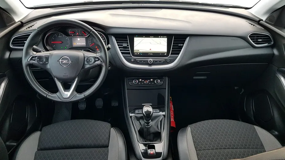 OPEL Grandland X -