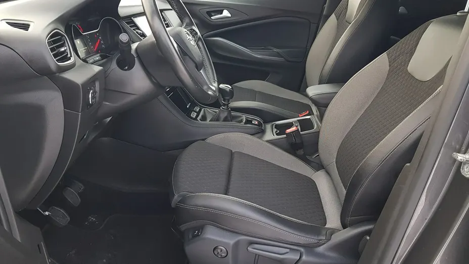 OPEL Grandland X -