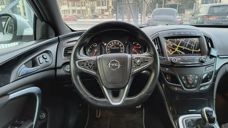 OPEL Insignia -