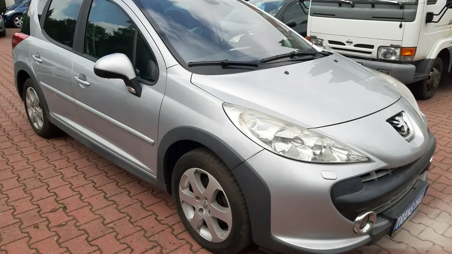 PEUGEOT 207 -
