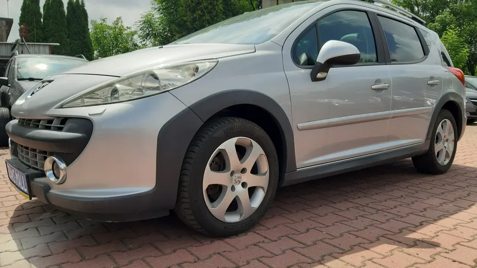 PEUGEOT 207 -