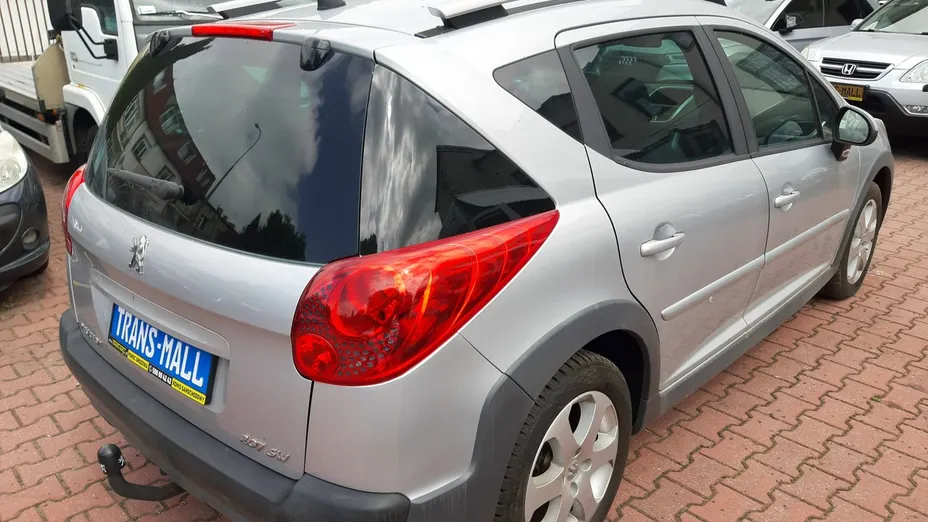 PEUGEOT 207 -