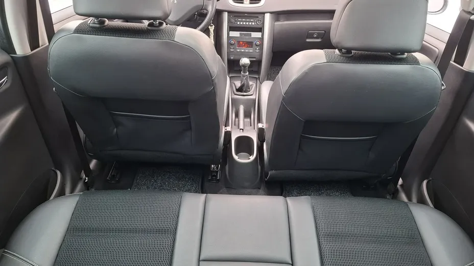 PEUGEOT 207 -