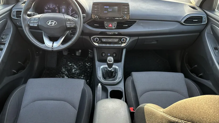 HYUNDAI i30 -
