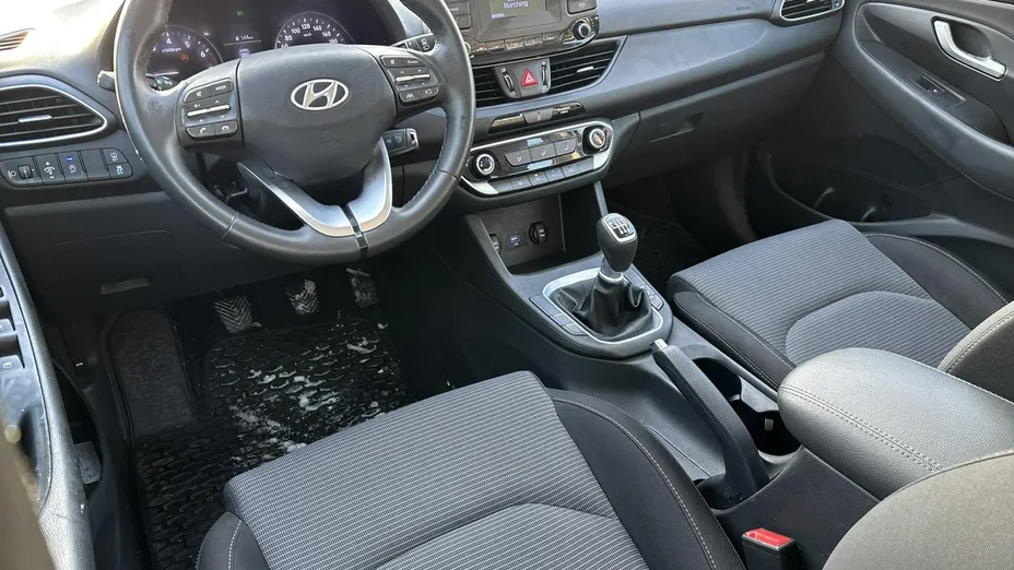 HYUNDAI i30 -