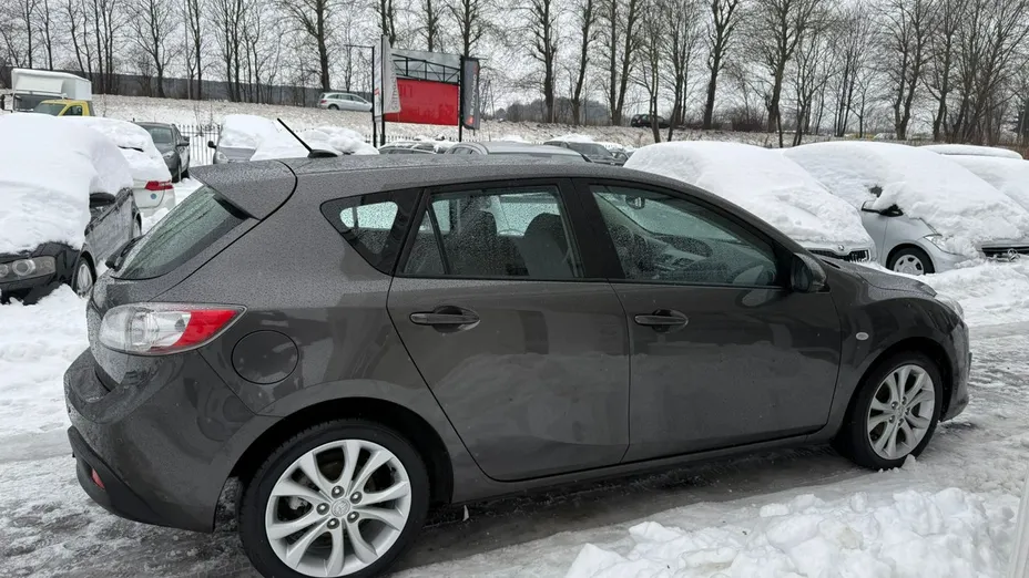 MAZDA 3 -