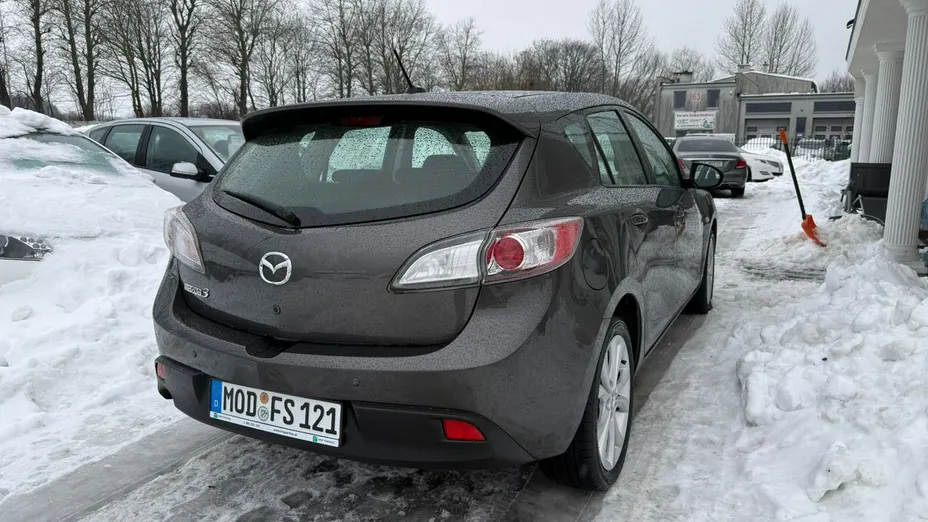 MAZDA 3 -