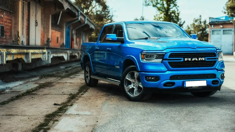 RAM 1500 -