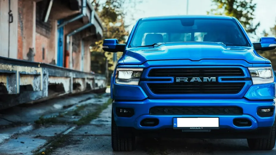 RAM 1500 -