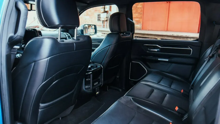 RAM 1500 -