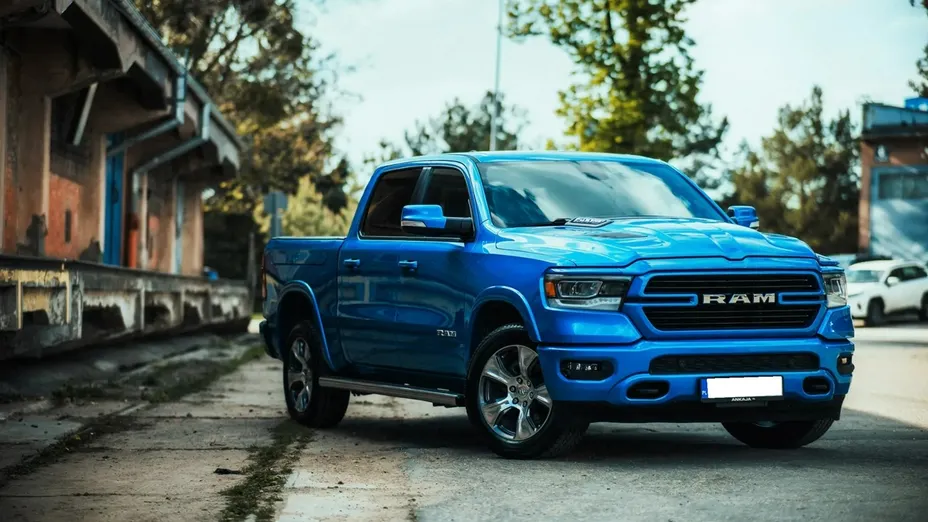 RAM 1500 -