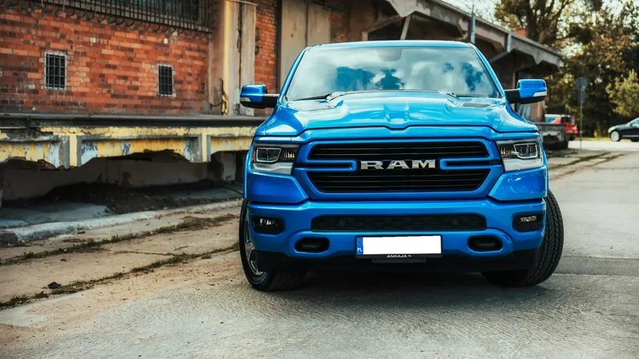 RAM 1500 -