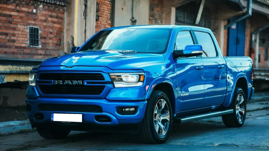 RAM 1500 -