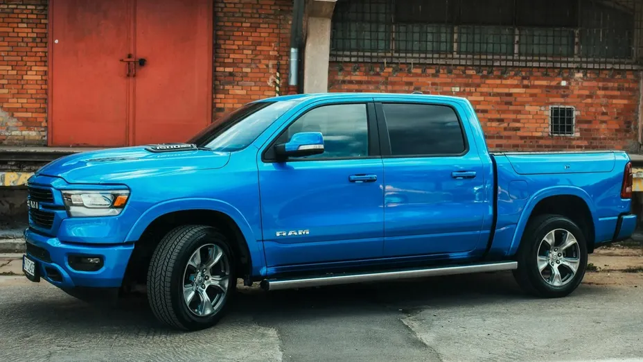 RAM 1500 -