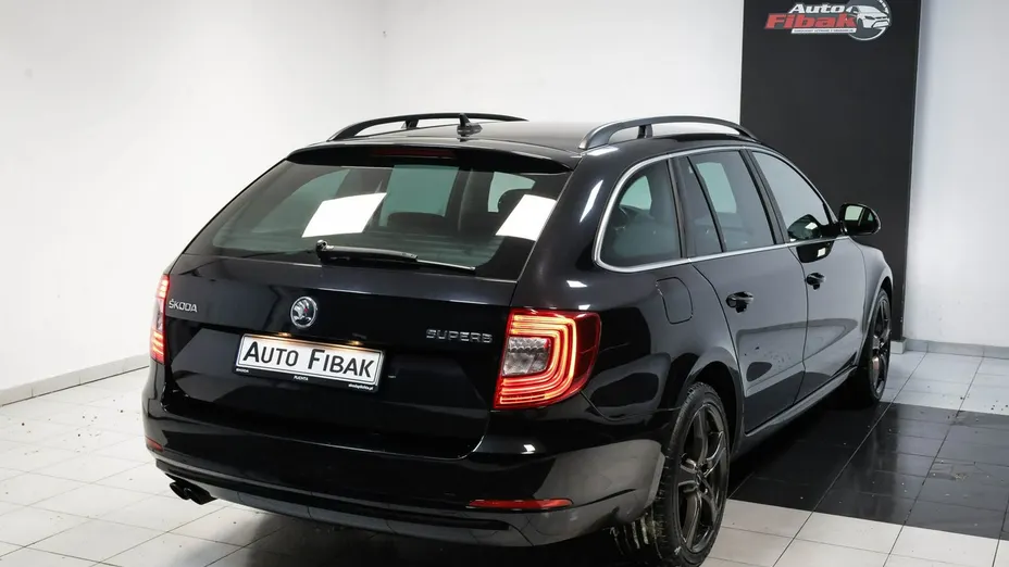 SKODA Superb -