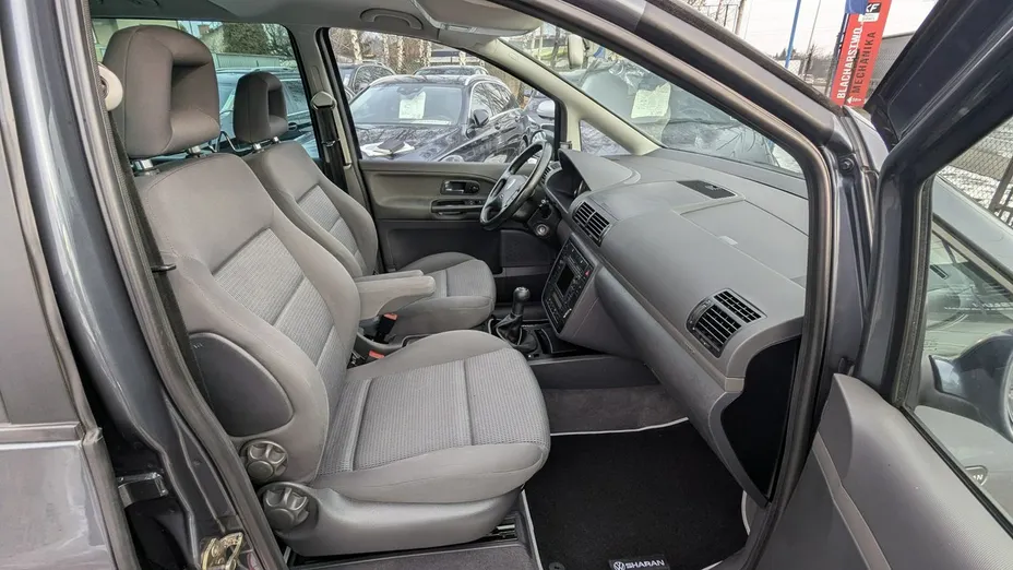 VOLKSWAGEN Sharan -
