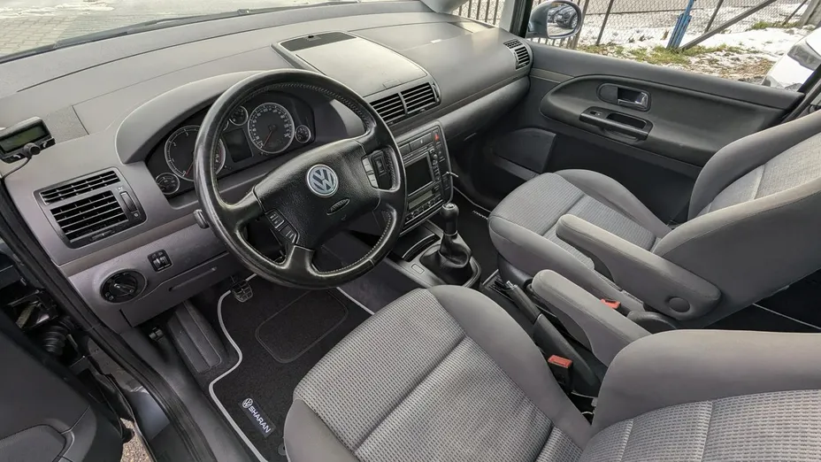 VOLKSWAGEN Sharan -