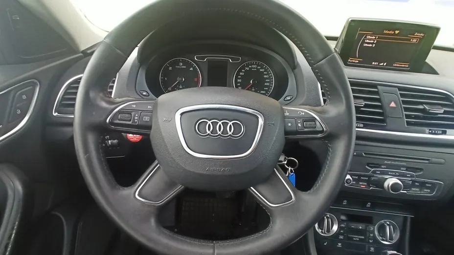 AUDI Q3 -