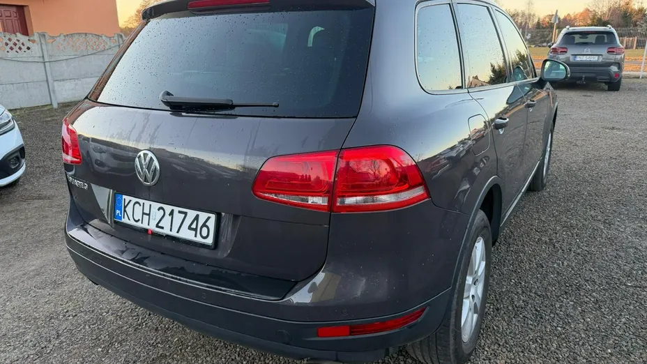 VOLKSWAGEN Touareg -