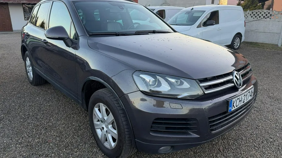 VOLKSWAGEN Touareg -