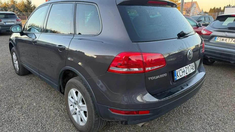 VOLKSWAGEN Touareg -