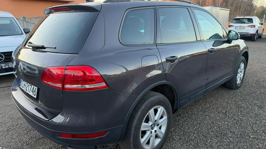 VOLKSWAGEN Touareg -