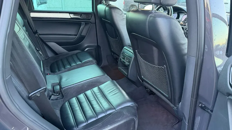 VOLKSWAGEN Touareg -